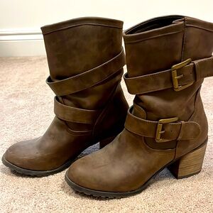 Diba Size 9M Womens Boots in Brown